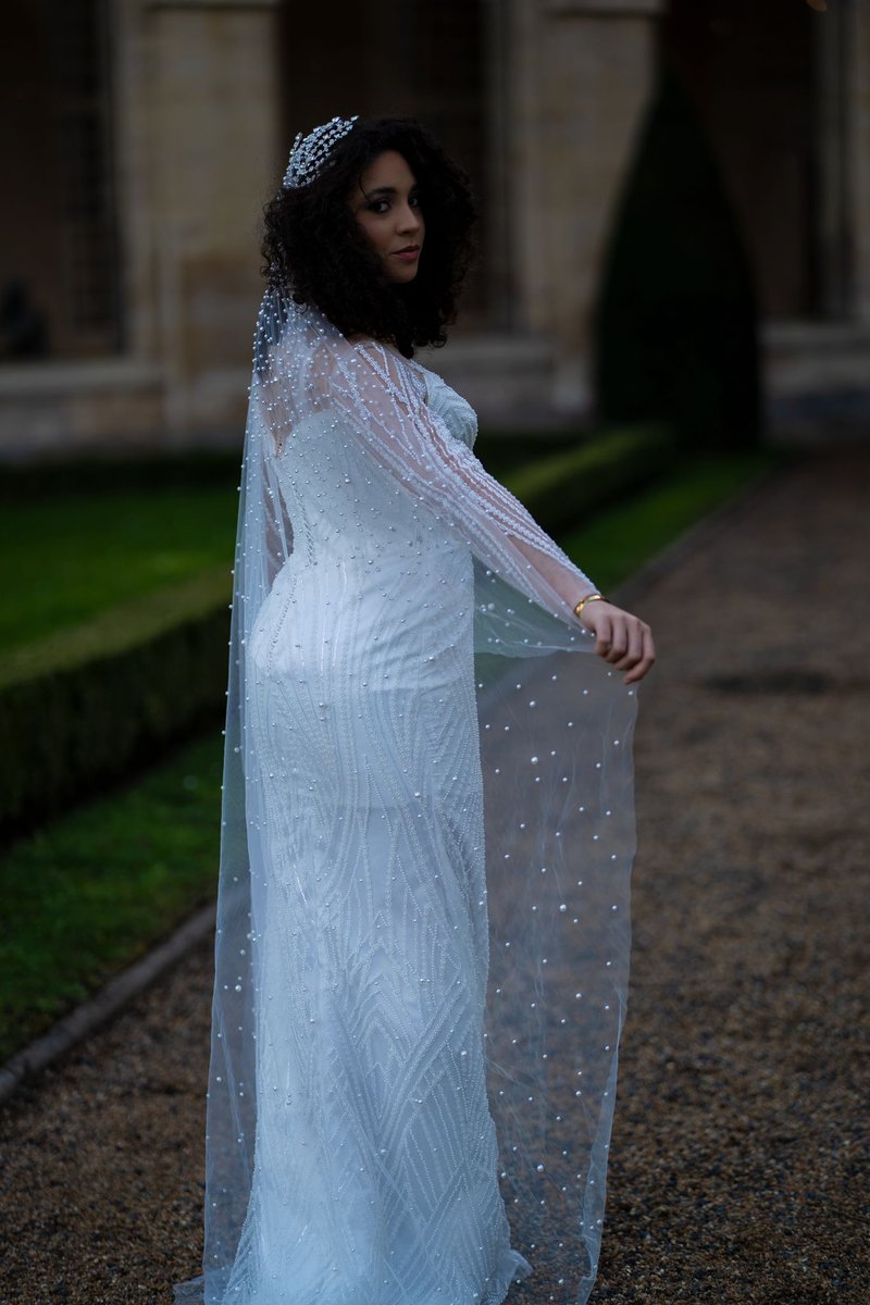 Robe blanche perles château